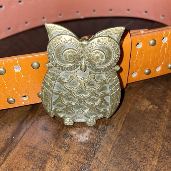 Accessories - Brown belt with owl belt buckle